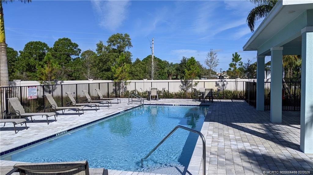 373 SE Sea Hunt Way