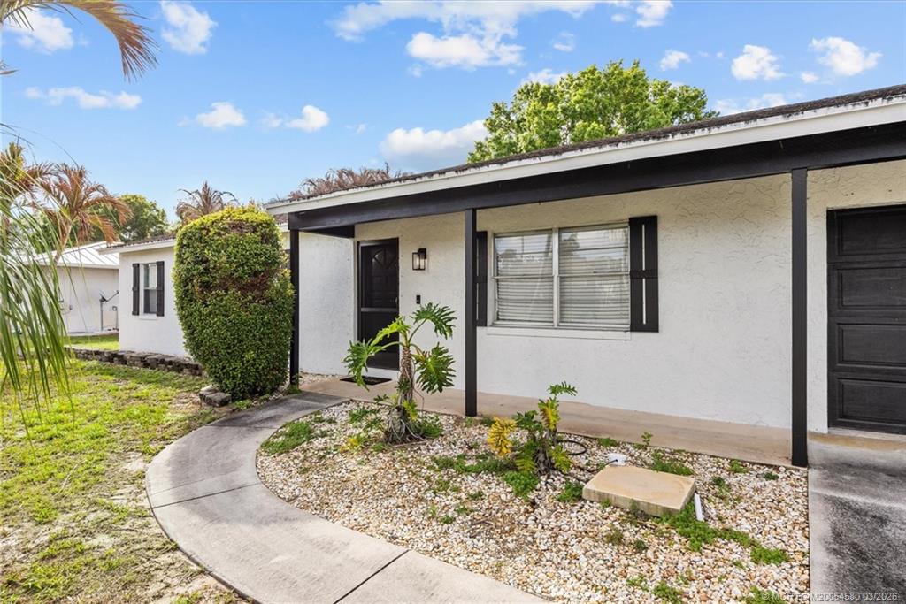 1250 SE Petunia Avenue