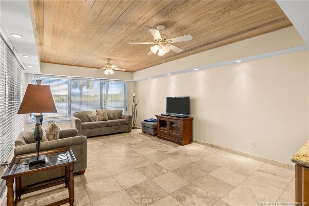 12198 Riverbend Lane