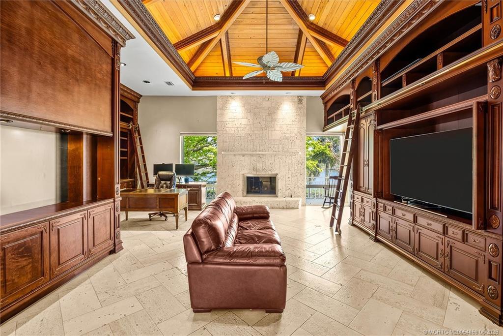 12198 Riverbend Lane