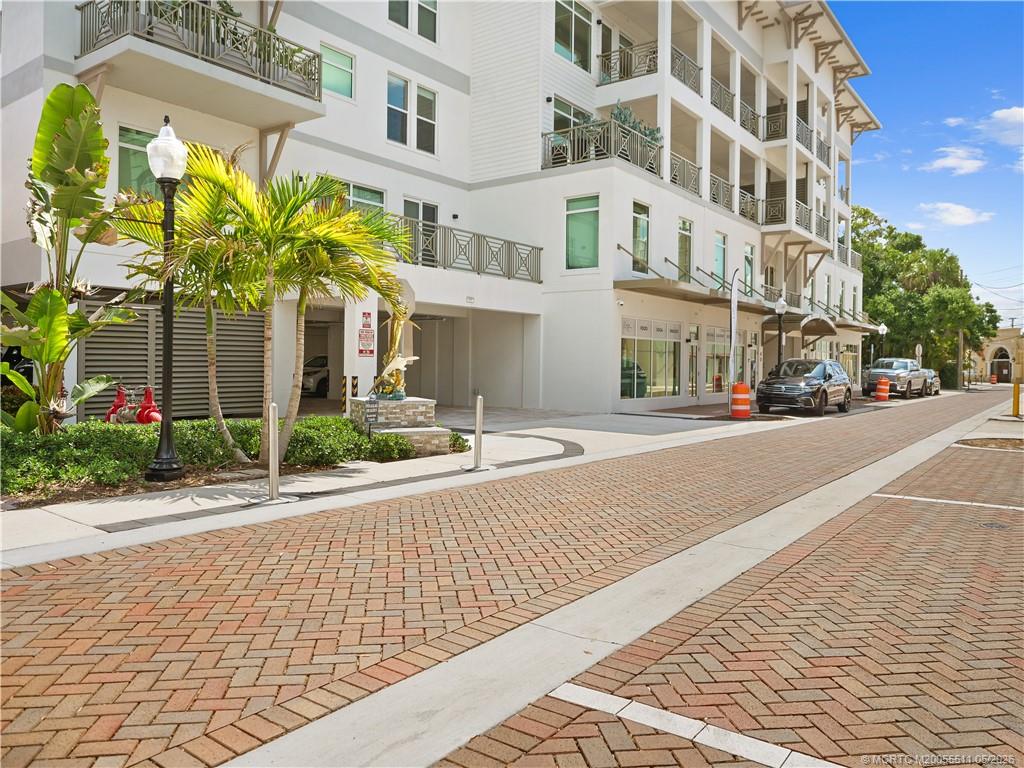 41 SW Seminole Street 208