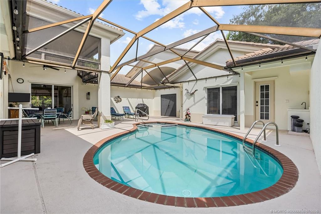 1515 NW Sawgrass Way