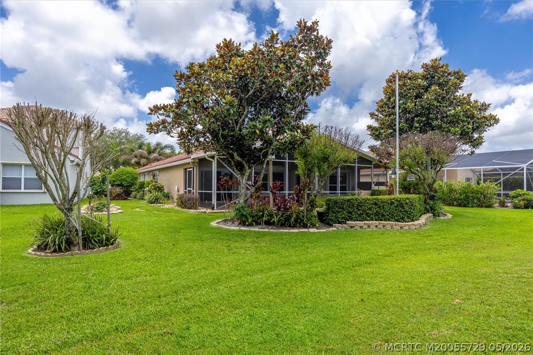 6948 SE Twin Oaks Circle