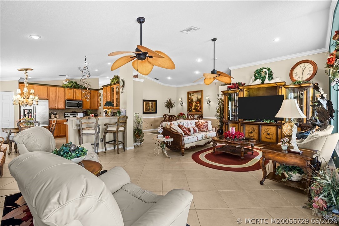 6948 SE Twin Oaks Circle