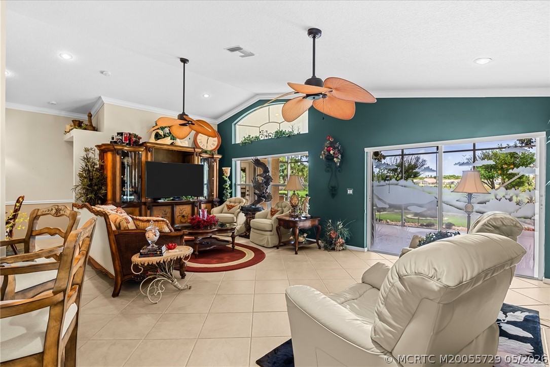 6948 SE Twin Oaks Circle