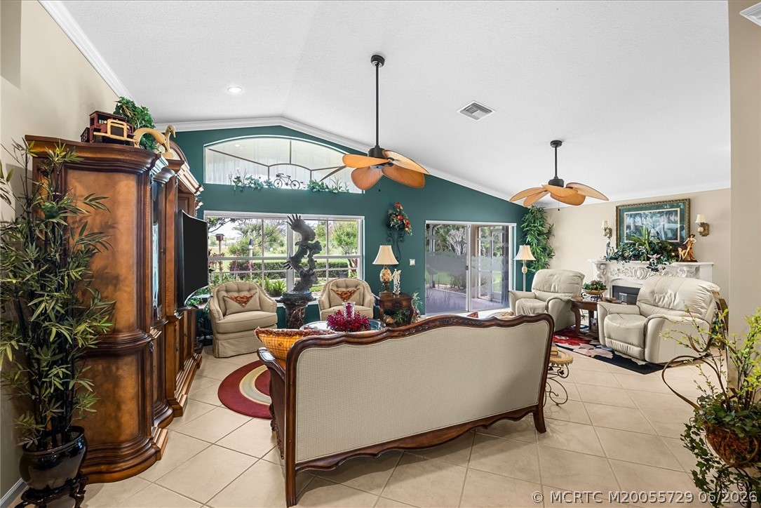 6948 SE Twin Oaks Circle