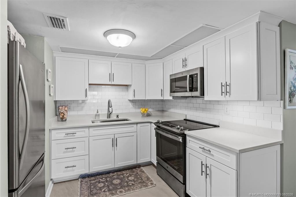 2069 NE Collins Circle 7-50
