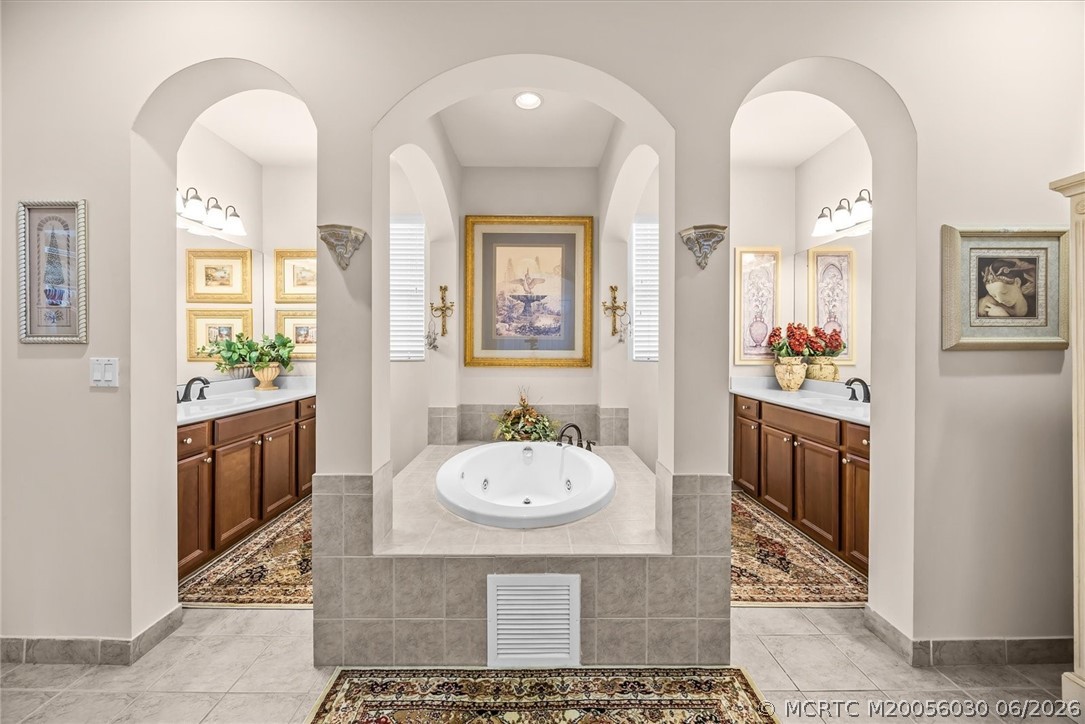 5718 SW Bald Eagle Drive