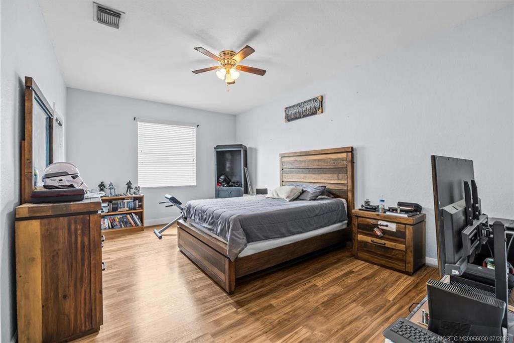 5718 SW Bald Eagle Drive