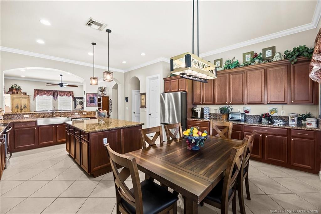 5718 SW Bald Eagle Drive