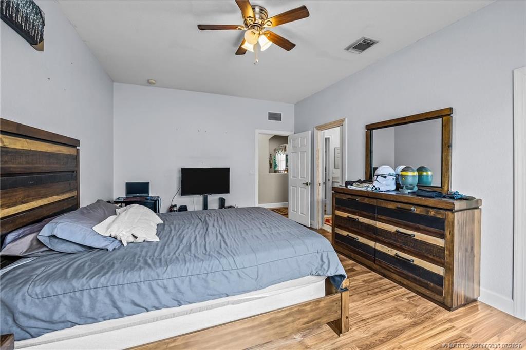 5718 SW Bald Eagle Drive