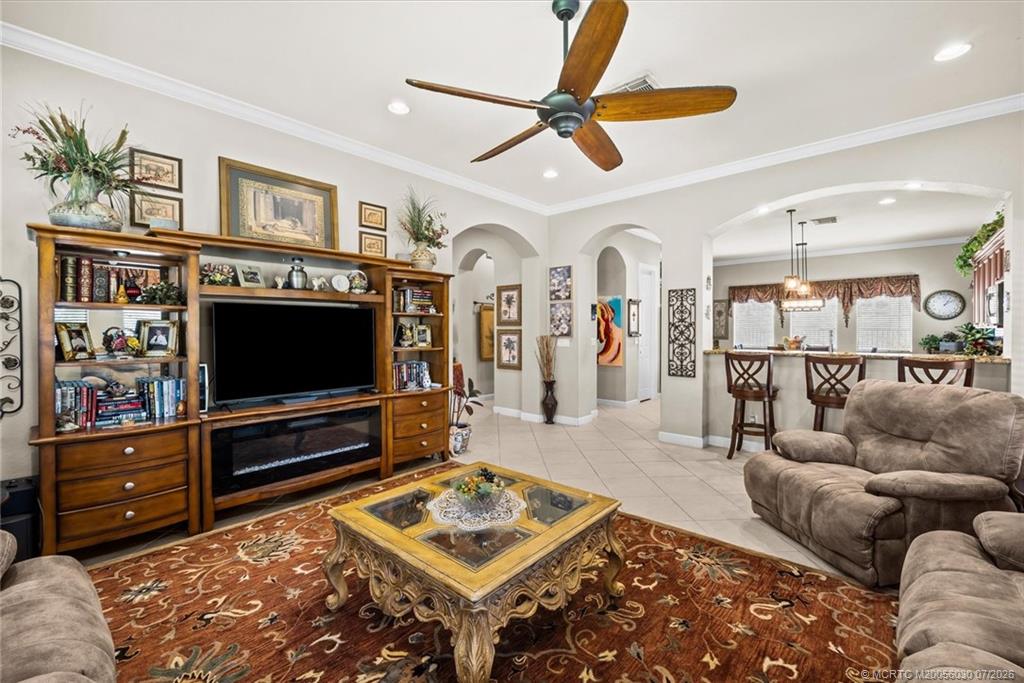 5718 SW Bald Eagle Drive