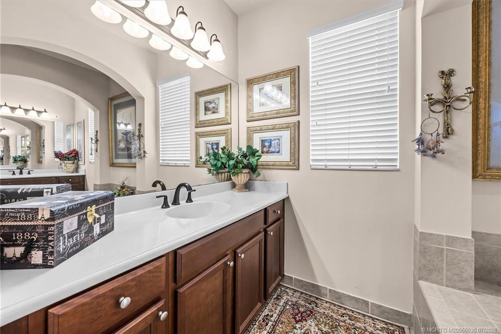 5718 SW Bald Eagle Drive