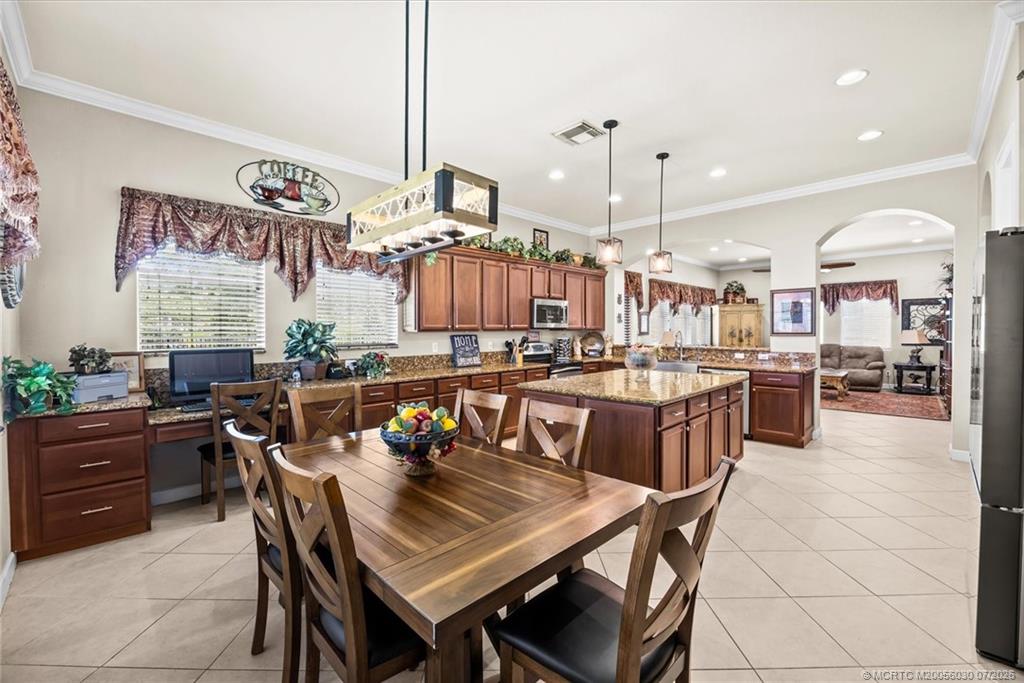 5718 SW Bald Eagle Drive