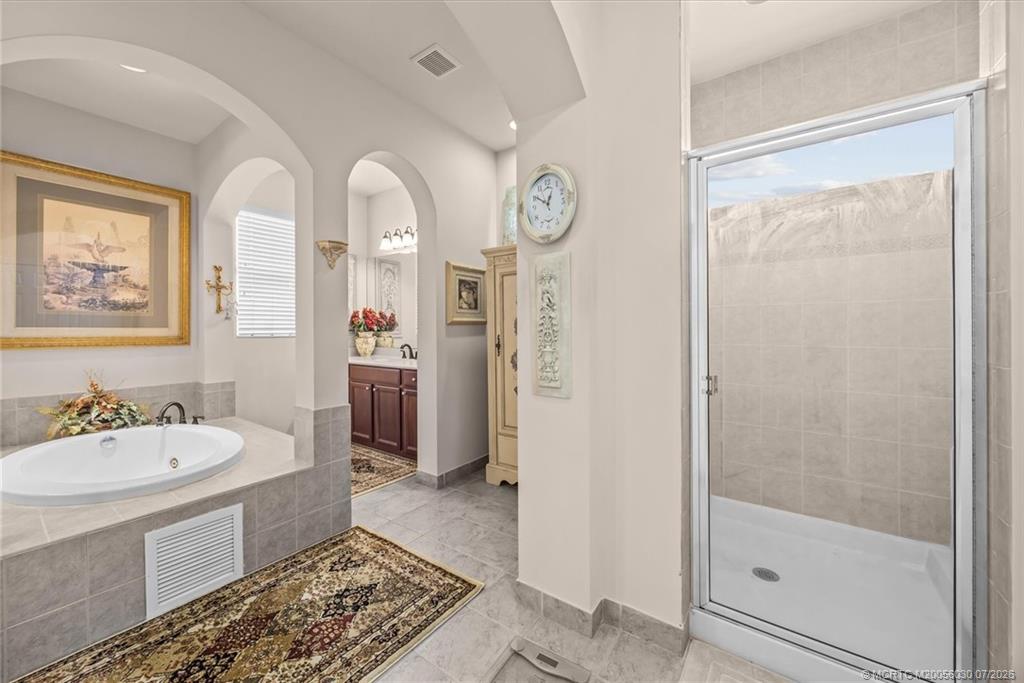 5718 SW Bald Eagle Drive
