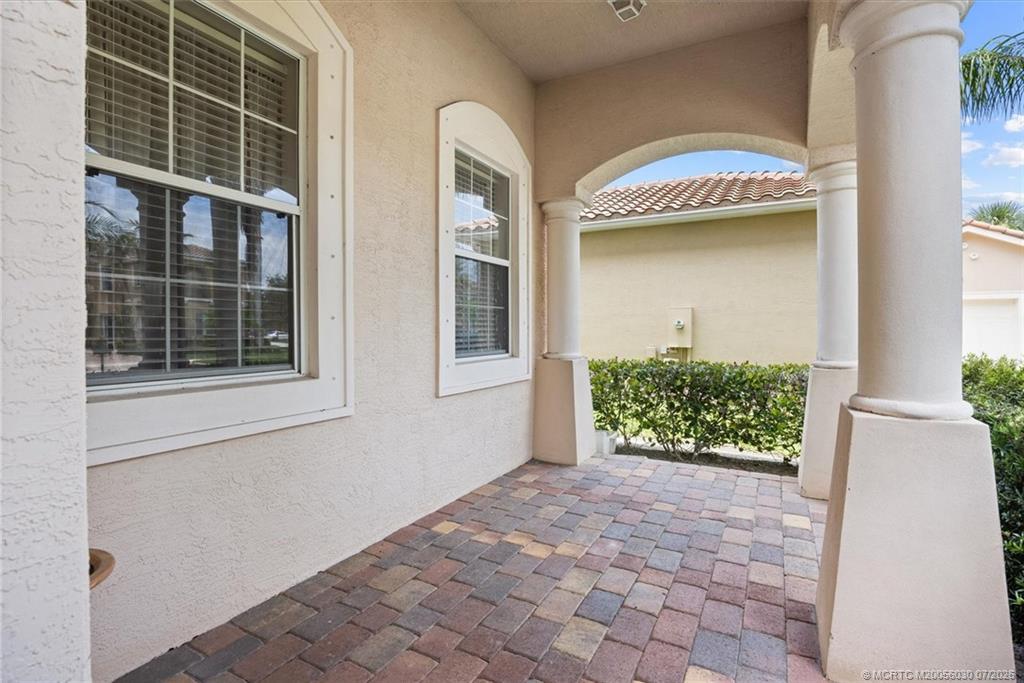 5718 SW Bald Eagle Drive