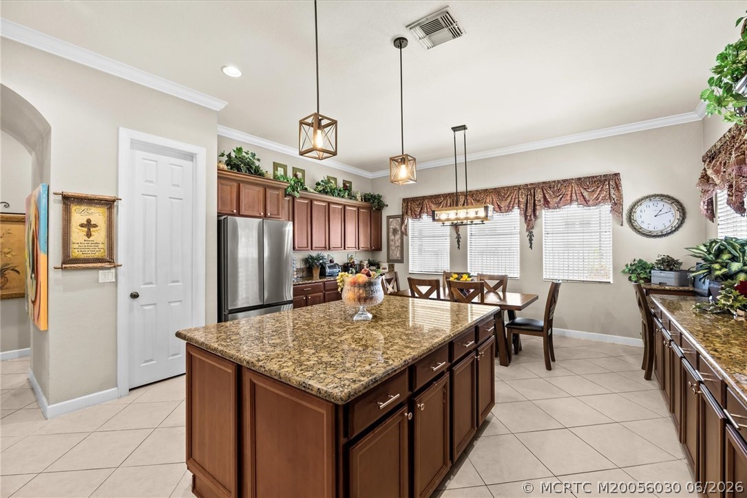 5718 SW Bald Eagle Drive