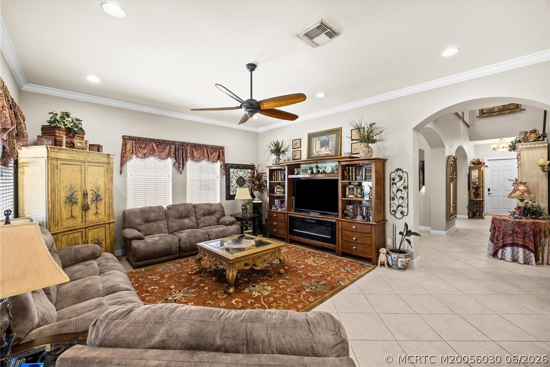 5718 SW Bald Eagle Drive
