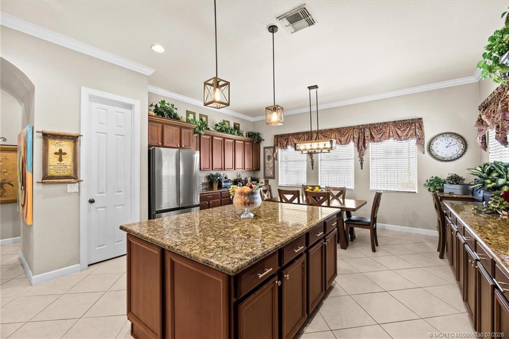 5718 SW Bald Eagle Drive