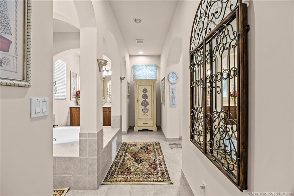 5718 SW Bald Eagle Drive