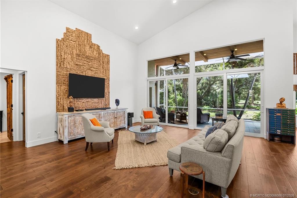 2001 NW Laurel Oak Lane