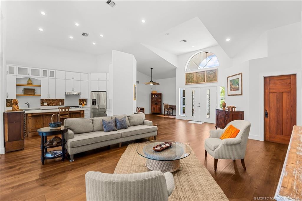 2001 NW Laurel Oak Lane