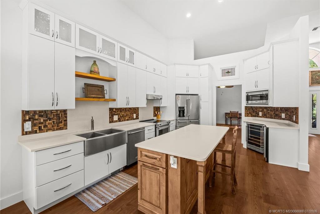 2001 NW Laurel Oak Lane