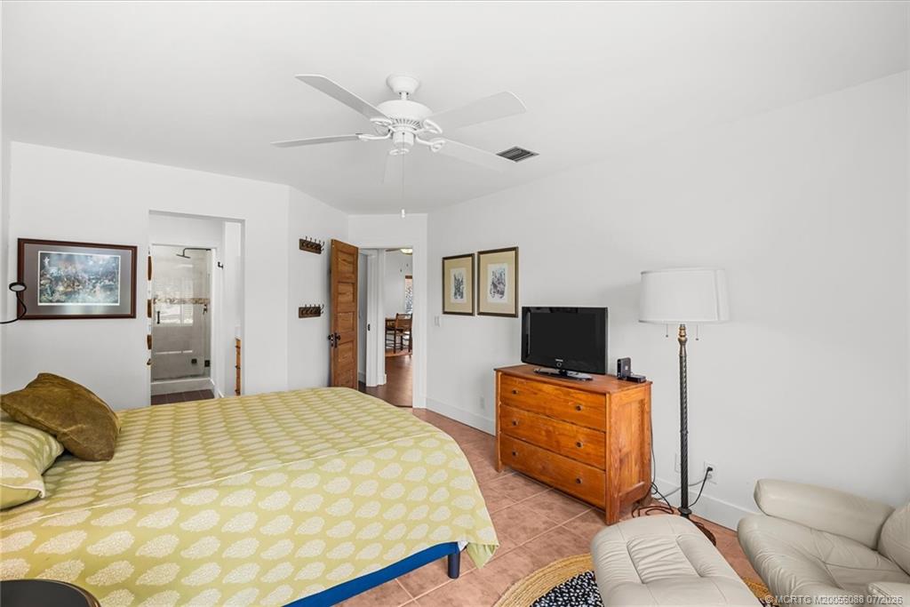 2001 NW Laurel Oak Lane