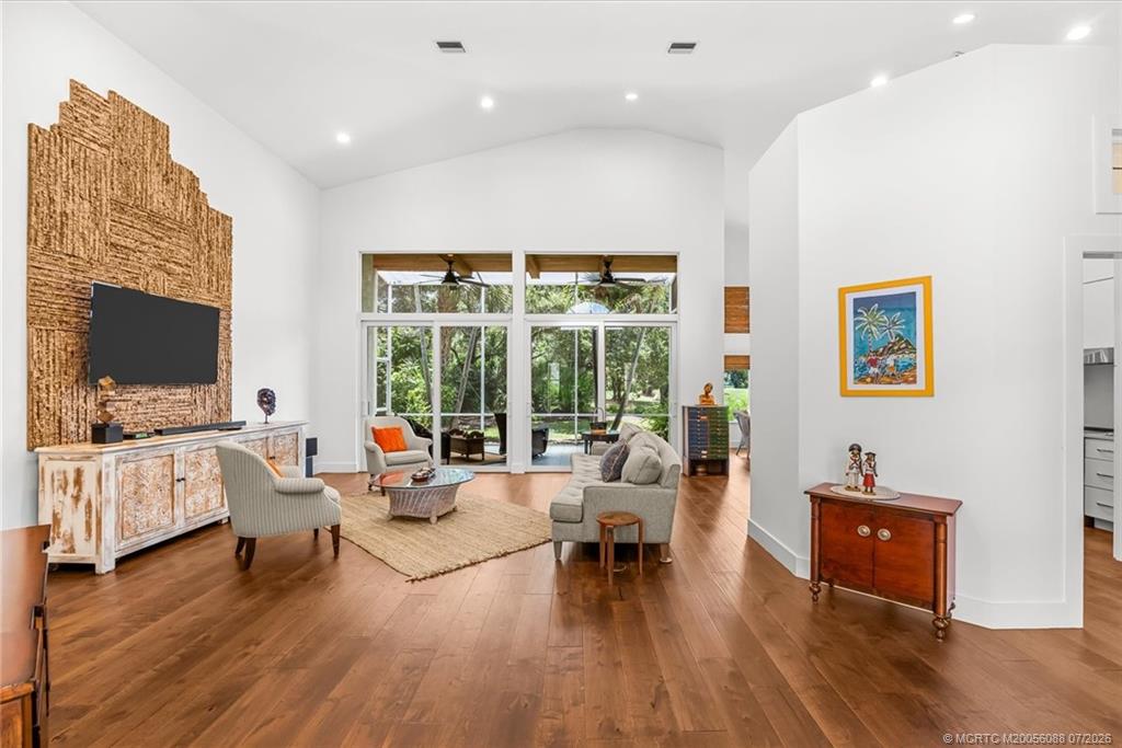 2001 NW Laurel Oak Lane