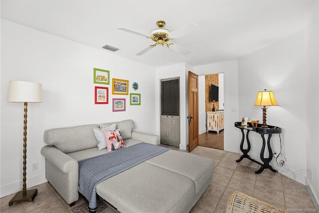 2001 NW Laurel Oak Lane