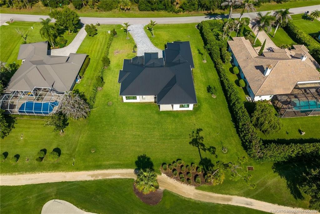 896 SW Squire Johns Lane