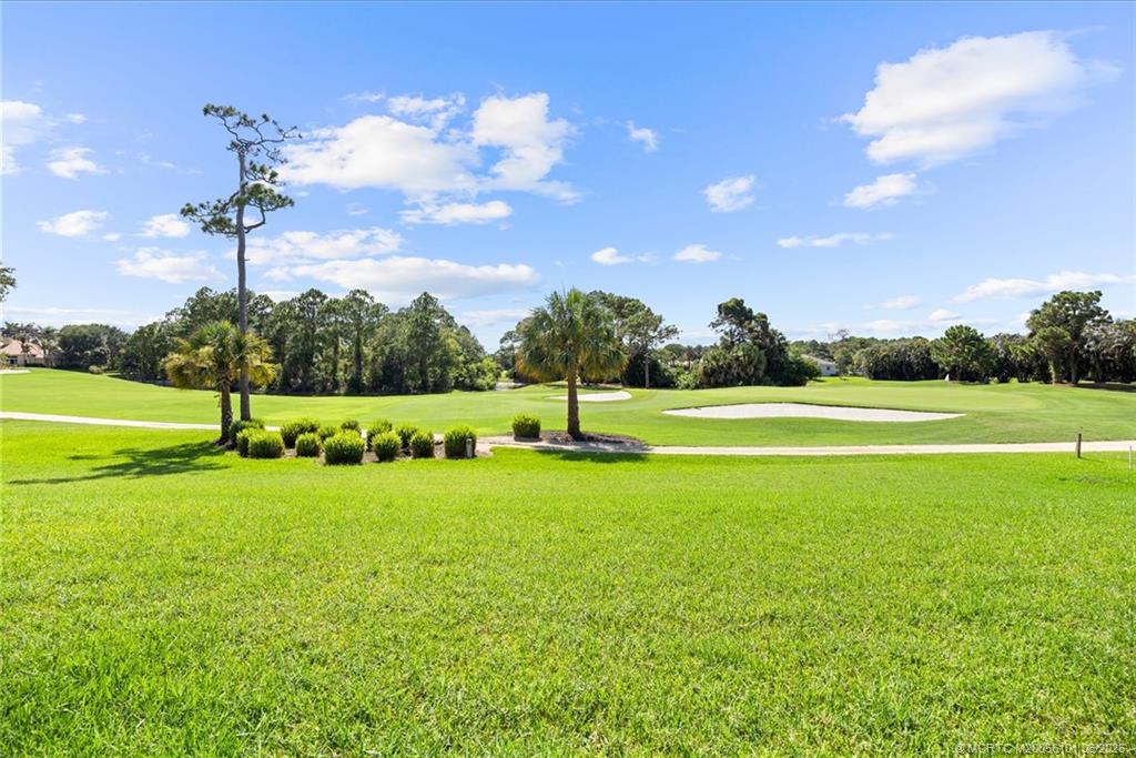 896 SW Squire Johns Lane
