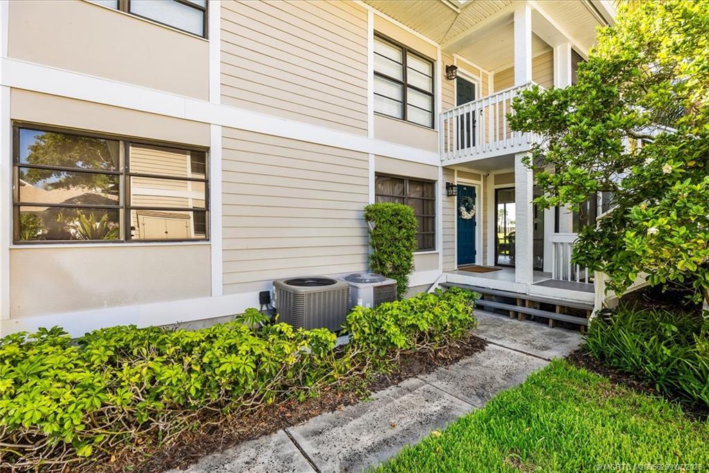 333 NE Golfview Circle
