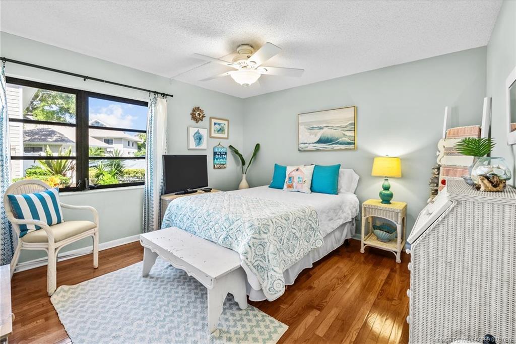 333 NE Golfview Circle