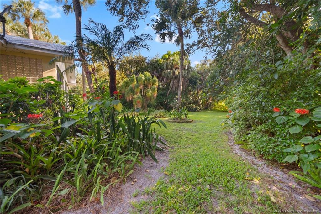 24/22 VIA LUCINDIA Drive