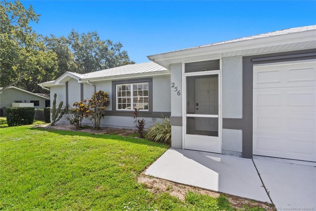 256 SW Christmas Terrace