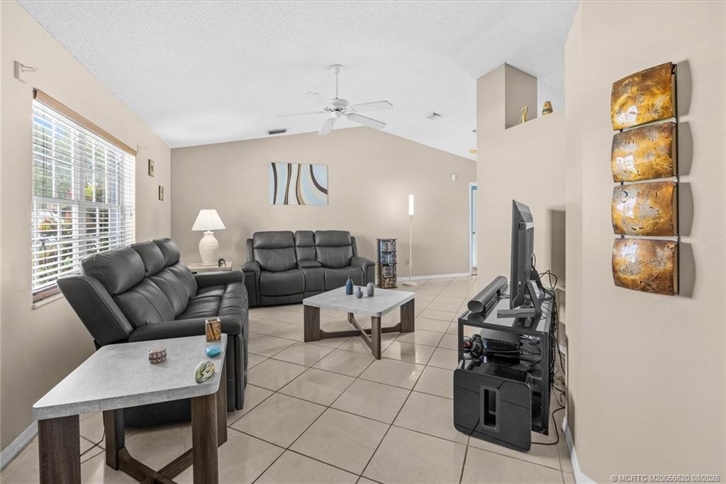 256 SW Christmas Terrace