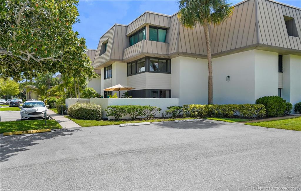 1800 SE Saint Lucie Blvd 6-201