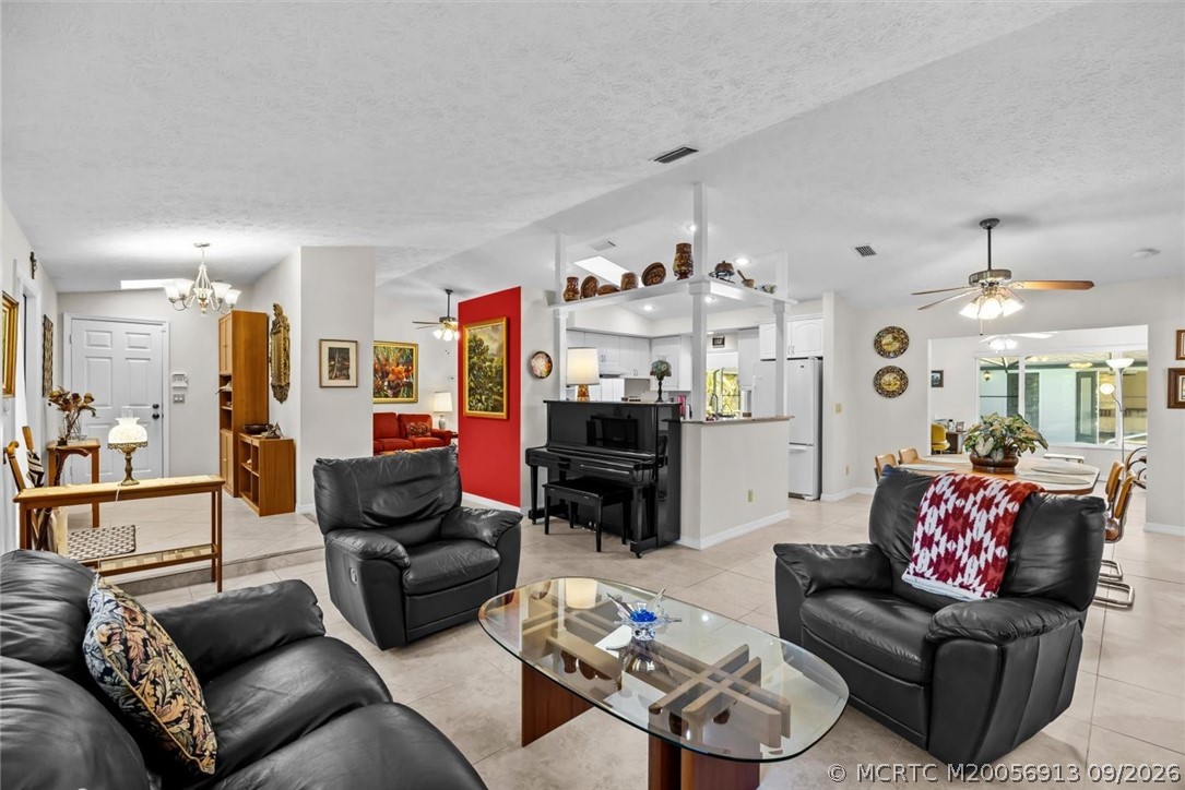 571 NE Town Terrace