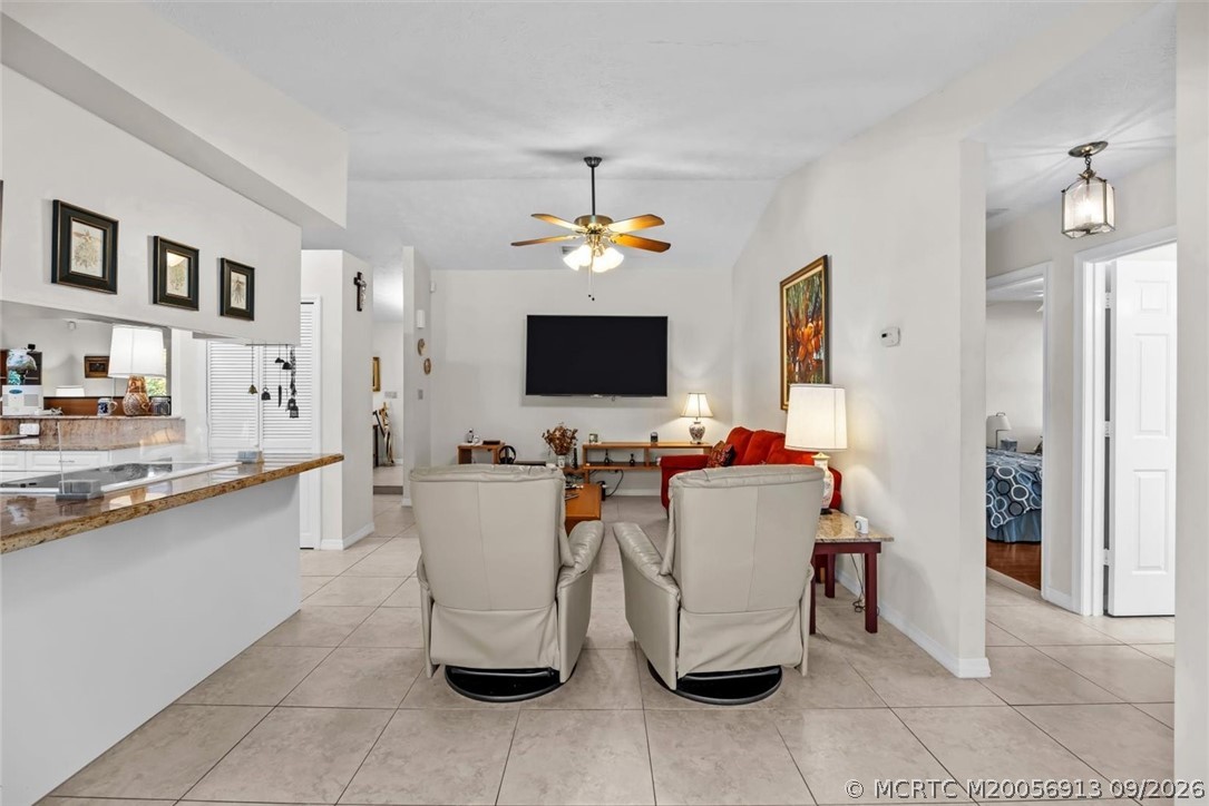 571 NE Town Terrace