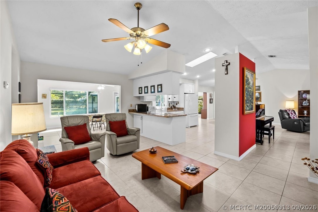 571 NE Town Terrace