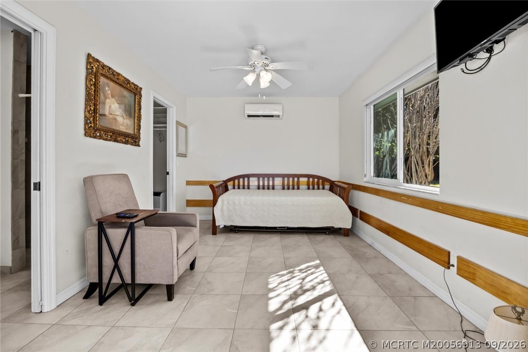571 NE Town Terrace