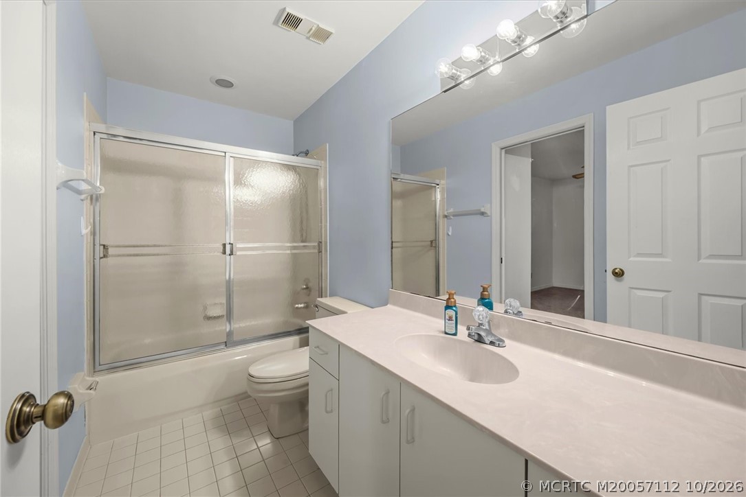 663 NE Wax Myrtle Way