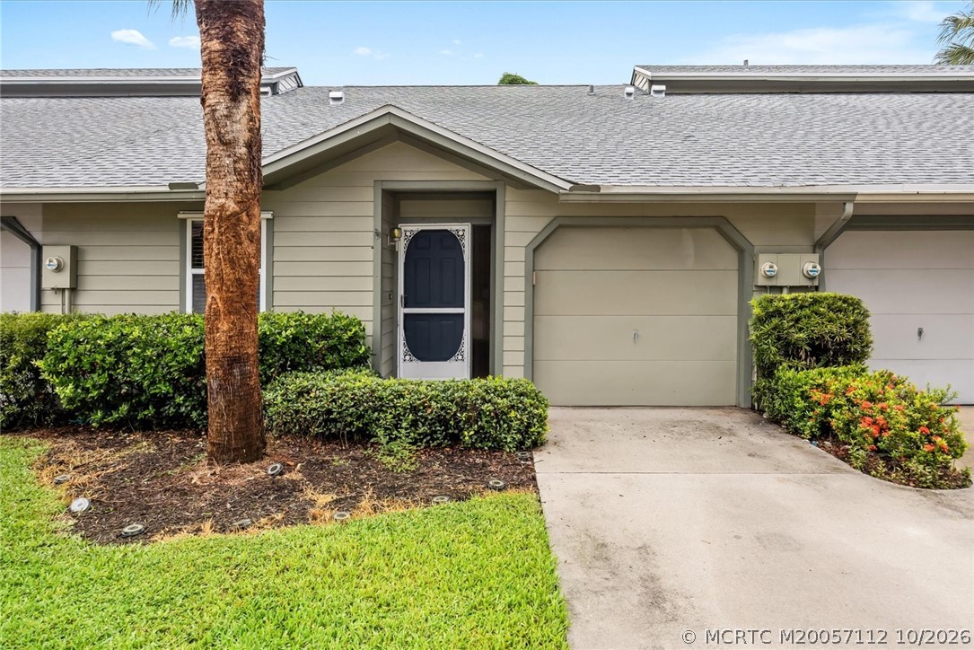 663 NE Wax Myrtle Way
