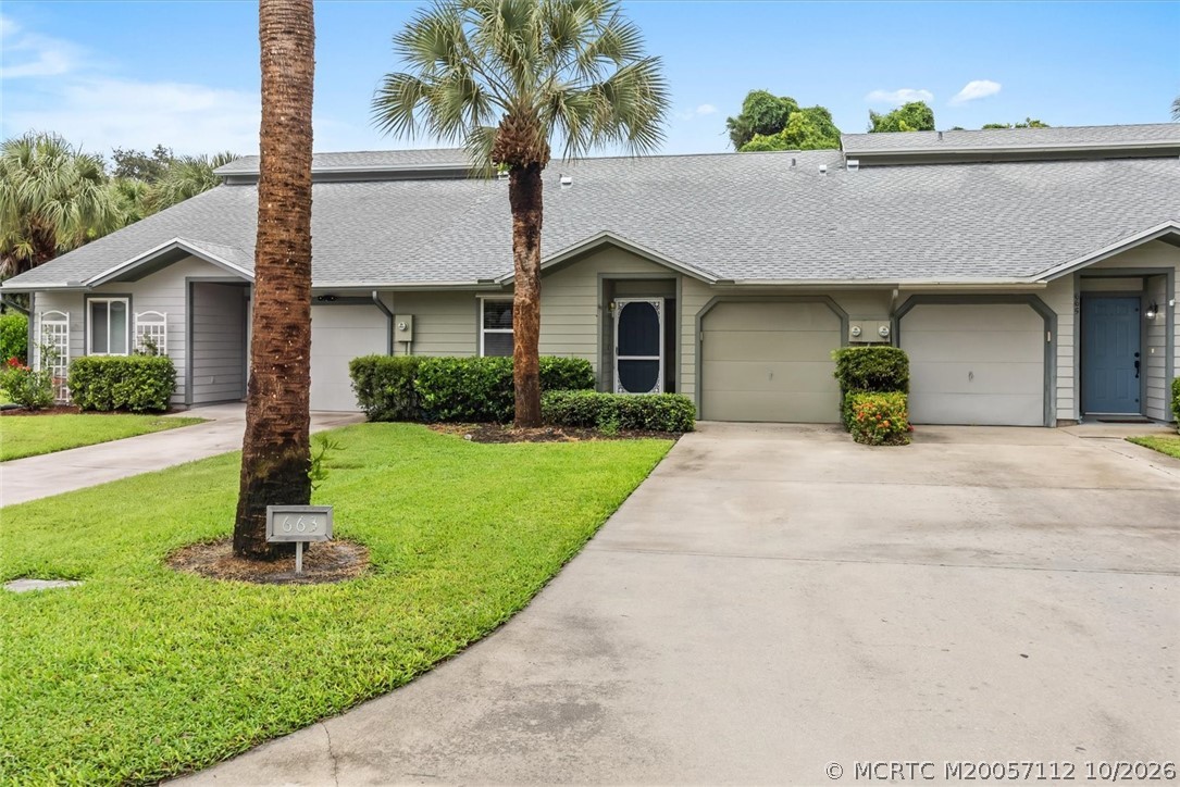 663 NE Wax Myrtle Way