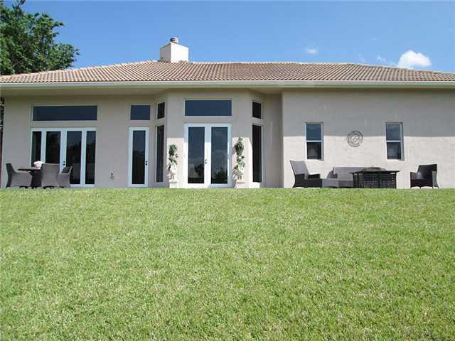 872 SW SQUIRE JOHNS Lane X