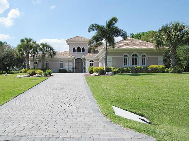 872 SW SQUIRE JOHNS Lane X