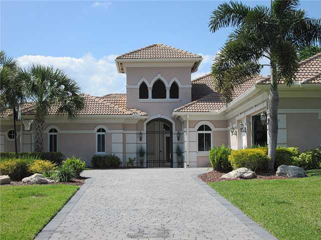 872 SW SQUIRE JOHNS Lane X