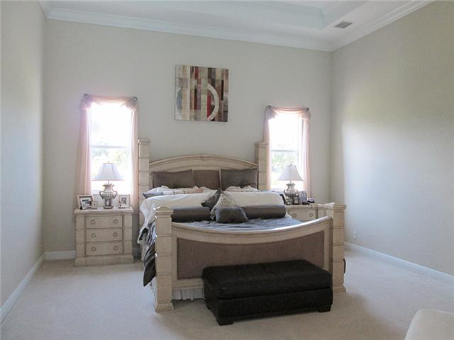 872 SW SQUIRE JOHNS Lane X