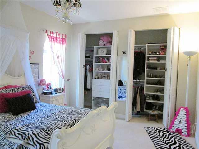 872 SW SQUIRE JOHNS Lane X